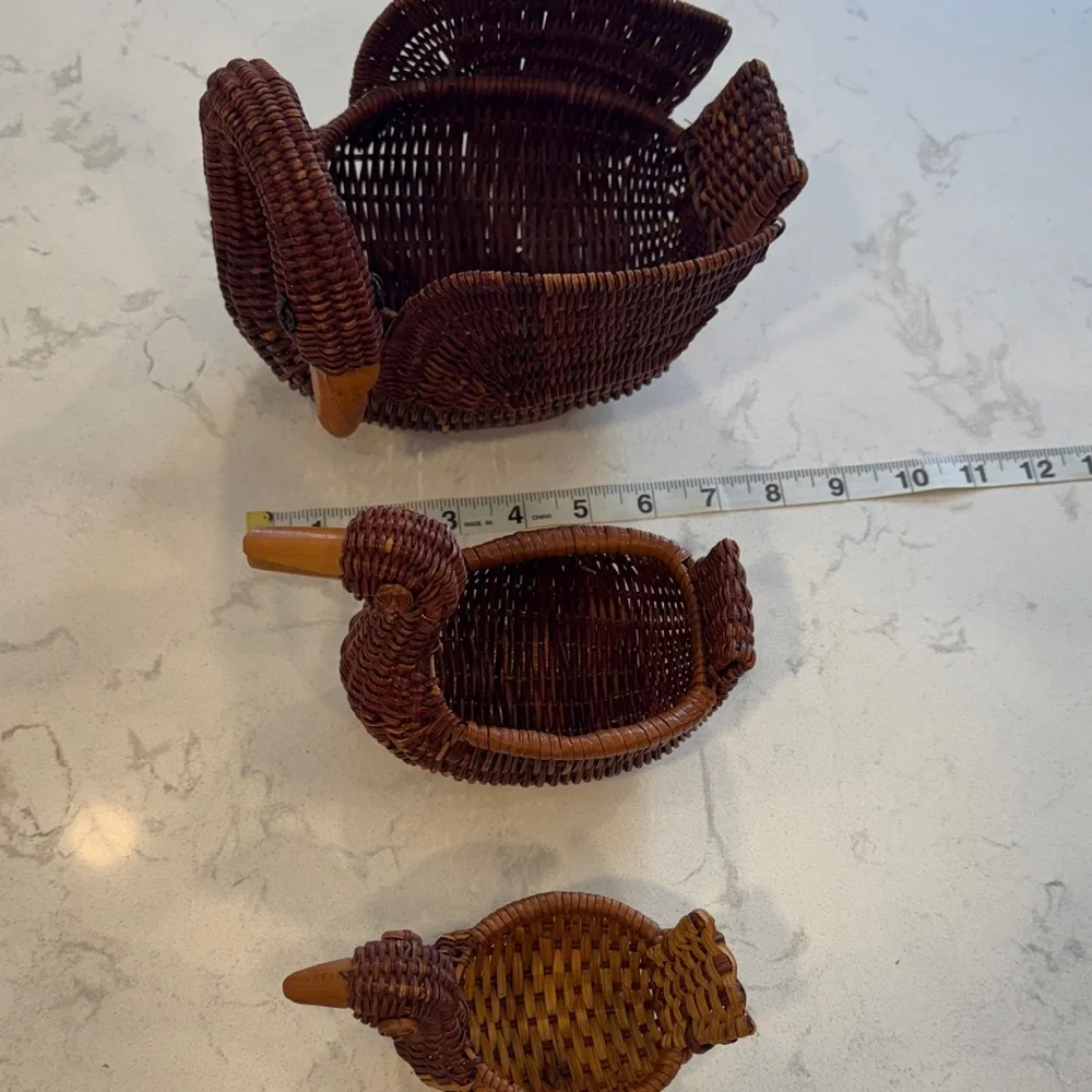 Swan Duck Woven Handcrafted Nesting Brown Wicker Basket Set of 3
